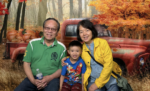 Wang 王先康 Andy, 周小英 Helen, 外孙 Harry Wu