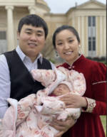 Li 李建苗 (Jimmy), 董黛 (Phoebe), 李多恩